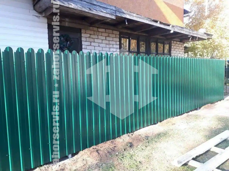 Забор из профнастила зеленый 25 метров