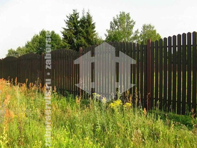 Забор из металлического штакетника коричневый 63 метра