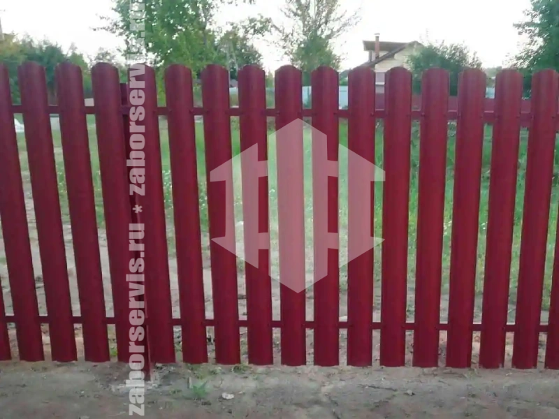 Забор из металлического штакетника с воротами 74 метра