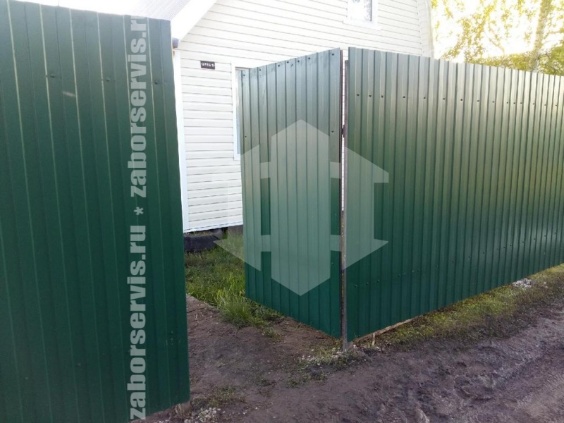 Забор из профнастила с утрамбовкой щебнем 34 метра