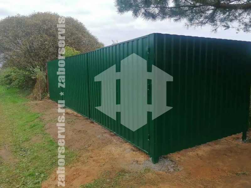 Забор из профнастила с утрамбовкой столбов щебнем 60 метров