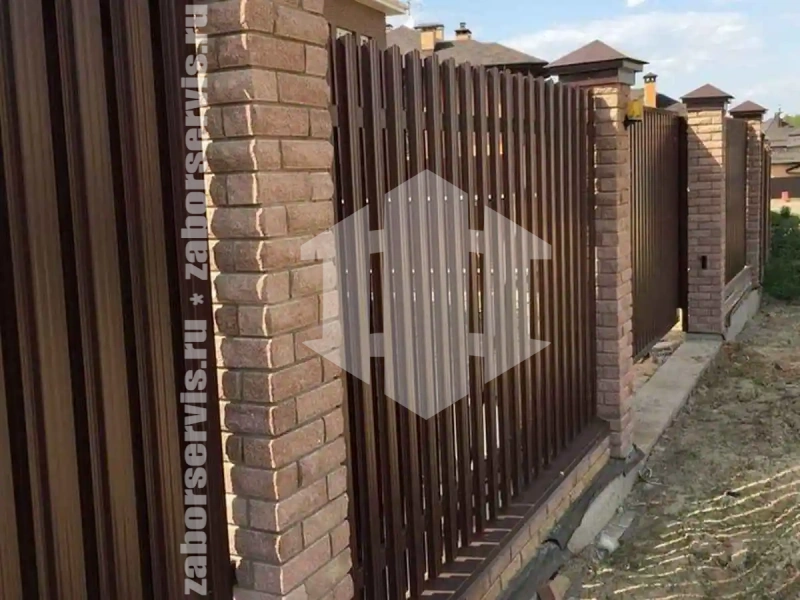 Заборы из металлического штакетника шахматка 48 метров