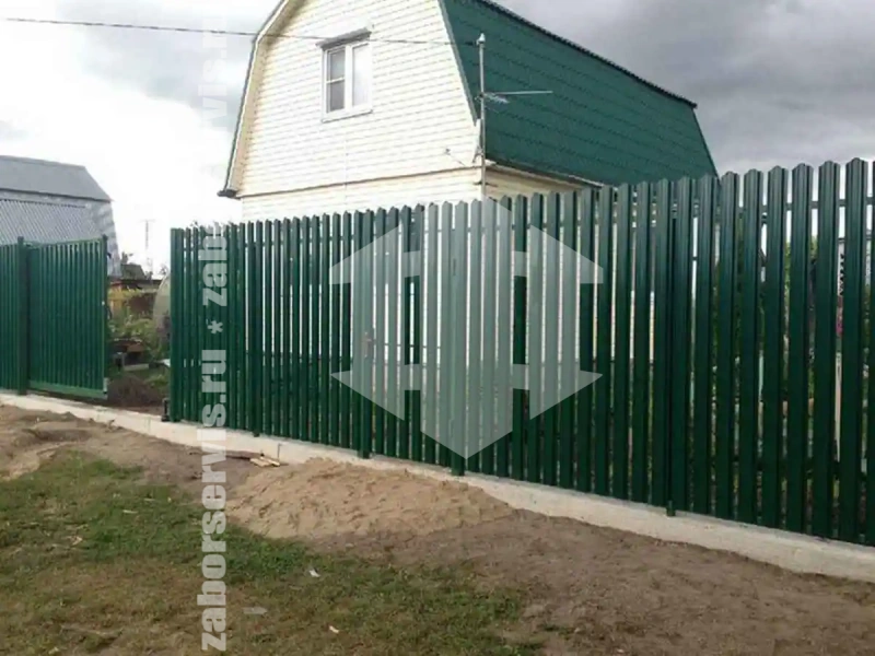 Забор из металлического штакетника 79 метров