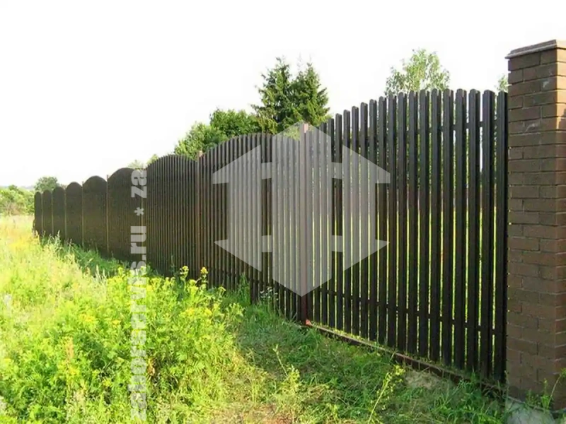 Забор из металлического штакетника коричневый 63 метра